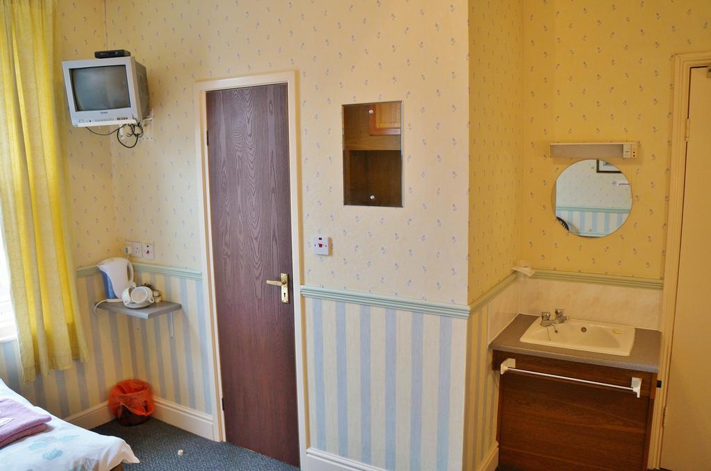 The Captain Guesthouse Scarborough Bilik gambar