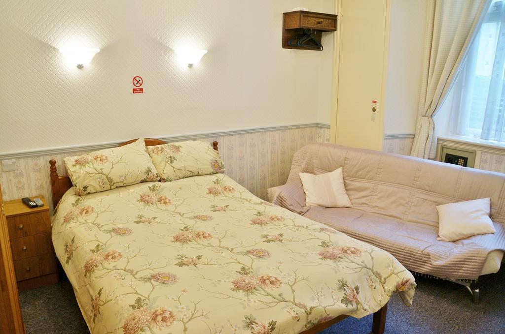 The Captain Guesthouse Scarborough Bilik gambar
